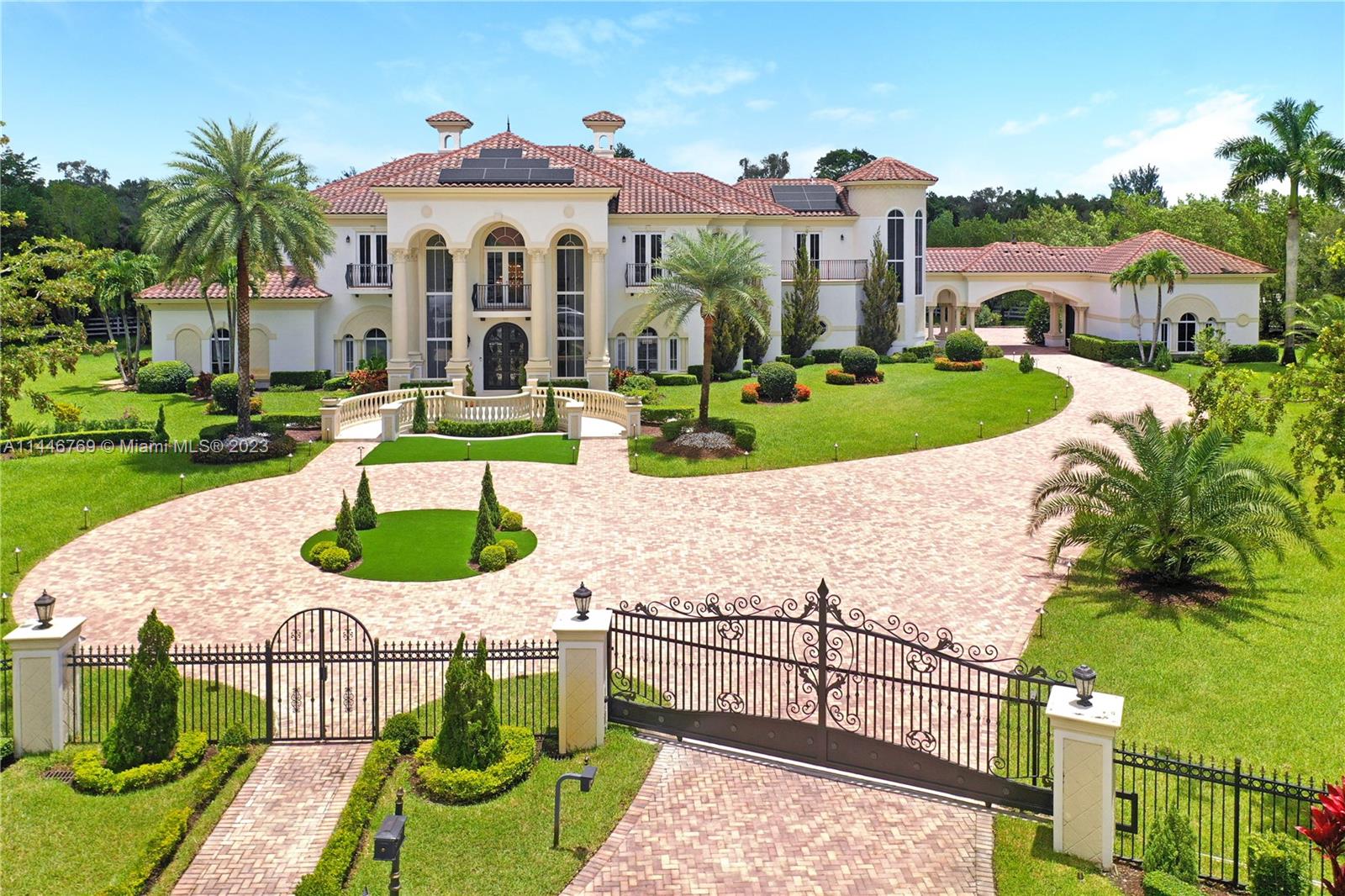 Luxury Home 3